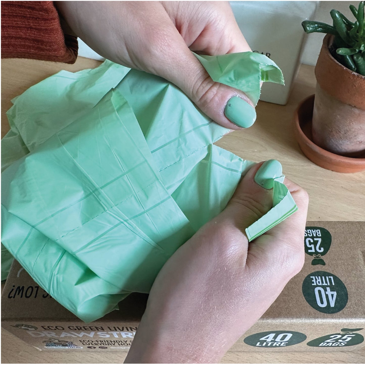 Compostable Drawstring Bin Bags | 40 Litre (25 bags) - EcoGreenLiving